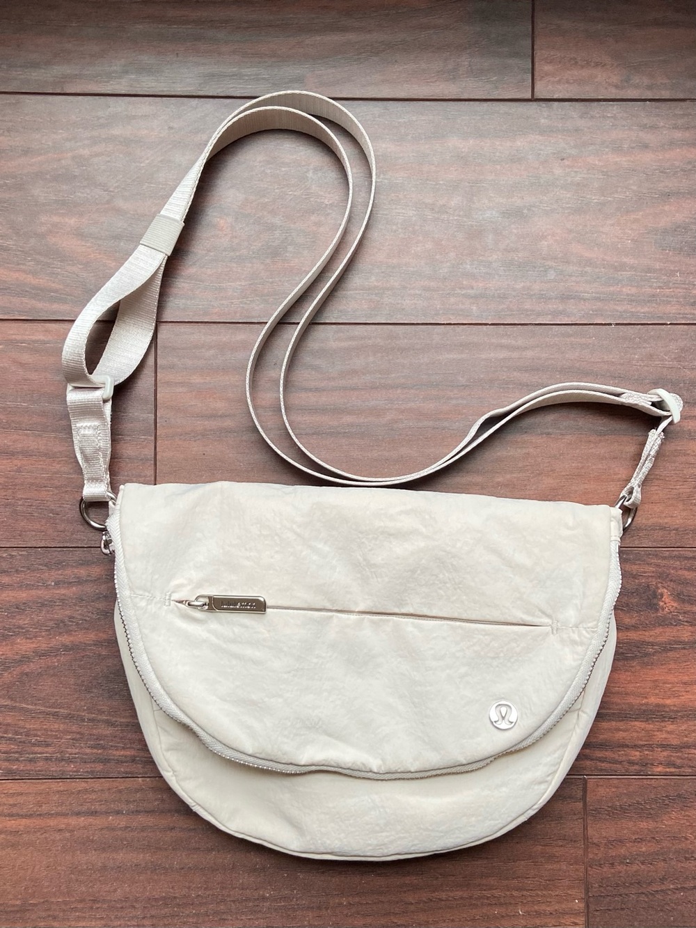 LULULEMON CROSSBODY BAG ADJUSTABLE STRAP COMFORTABLE